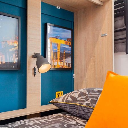Funky City Apartment - Secure Parking - Wifi - Sleeps 6 - No Parties 벨파스트 외부 사진