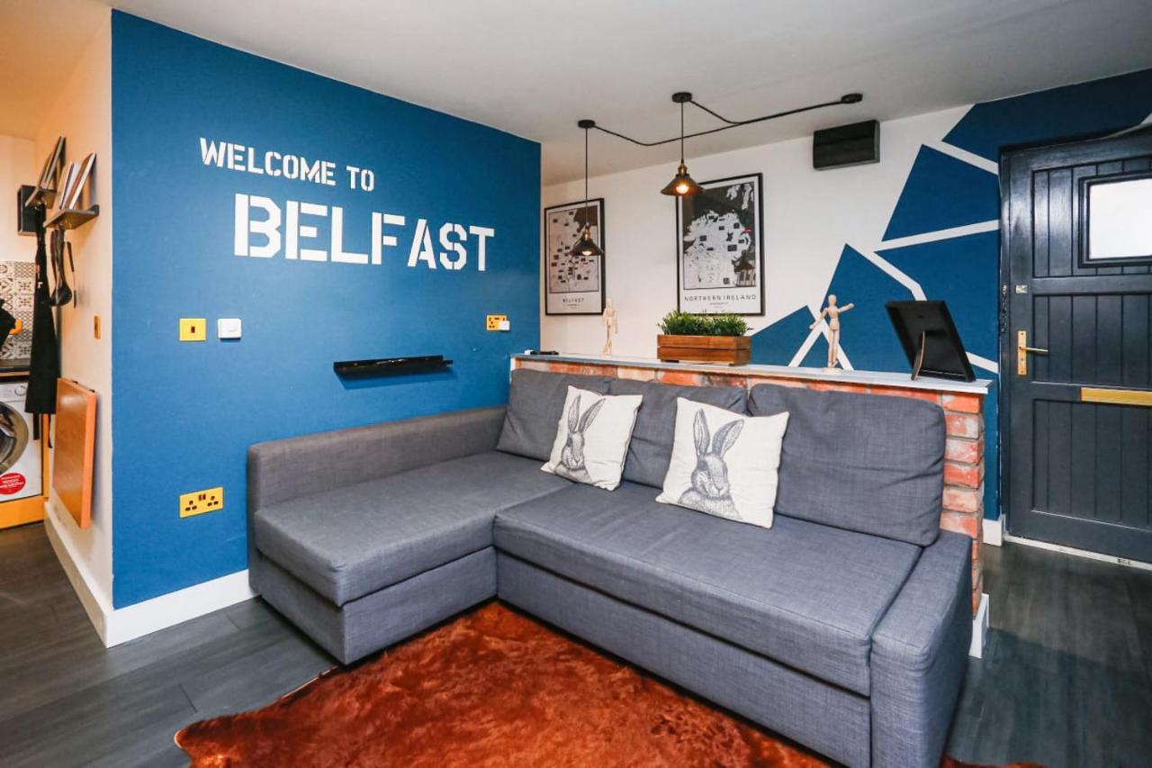 Funky City Apartment - Secure Parking - Wifi - Sleeps 6 - No Parties 벨파스트 외부 사진