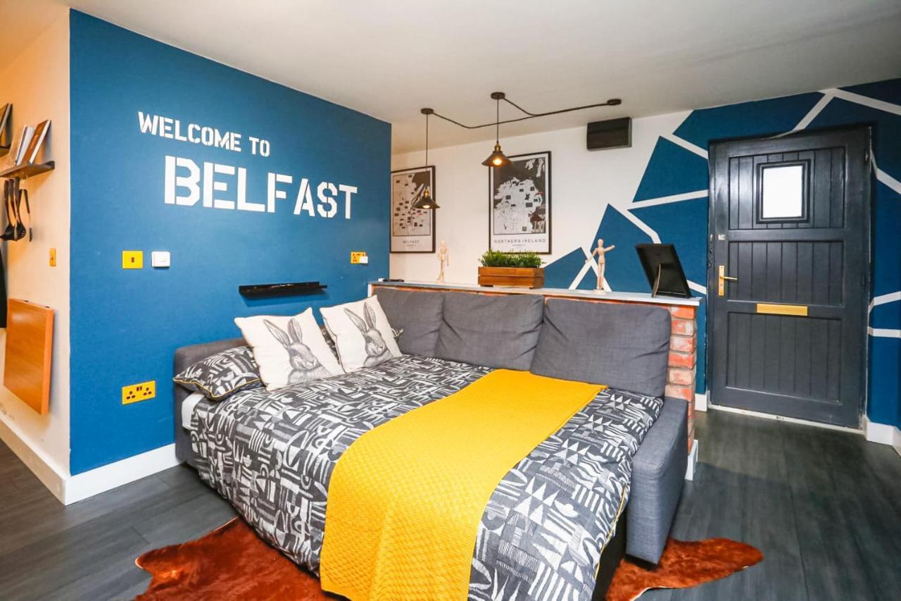 Funky City Apartment - Secure Parking - Wifi - Sleeps 6 - No Parties 벨파스트 외부 사진