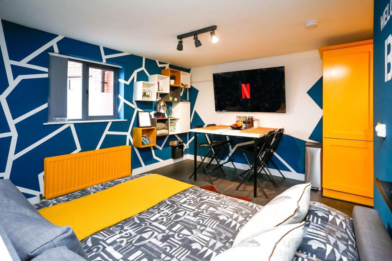 Funky City Apartment - Secure Parking - Wifi - Sleeps 6 - No Parties 벨파스트 외부 사진