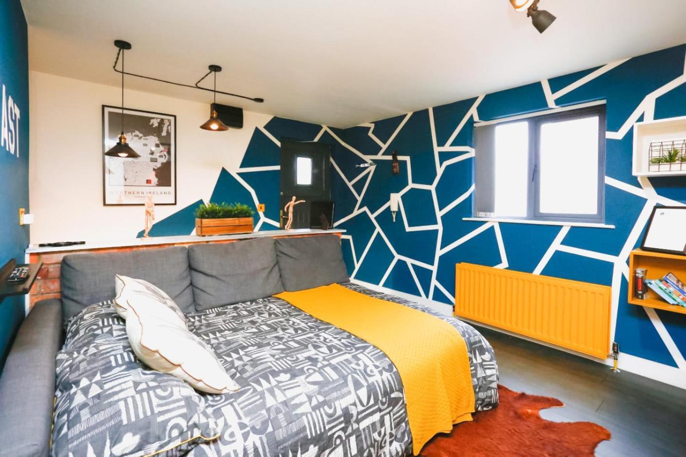 Funky City Apartment - Secure Parking - Wifi - Sleeps 6 - No Parties 벨파스트 외부 사진