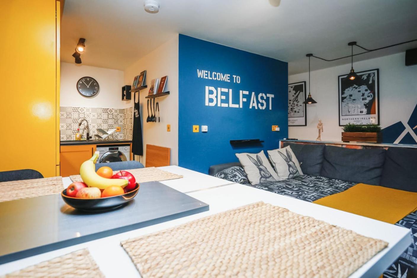 Funky City Apartment - Secure Parking - Wifi - Sleeps 6 - No Parties 벨파스트 외부 사진